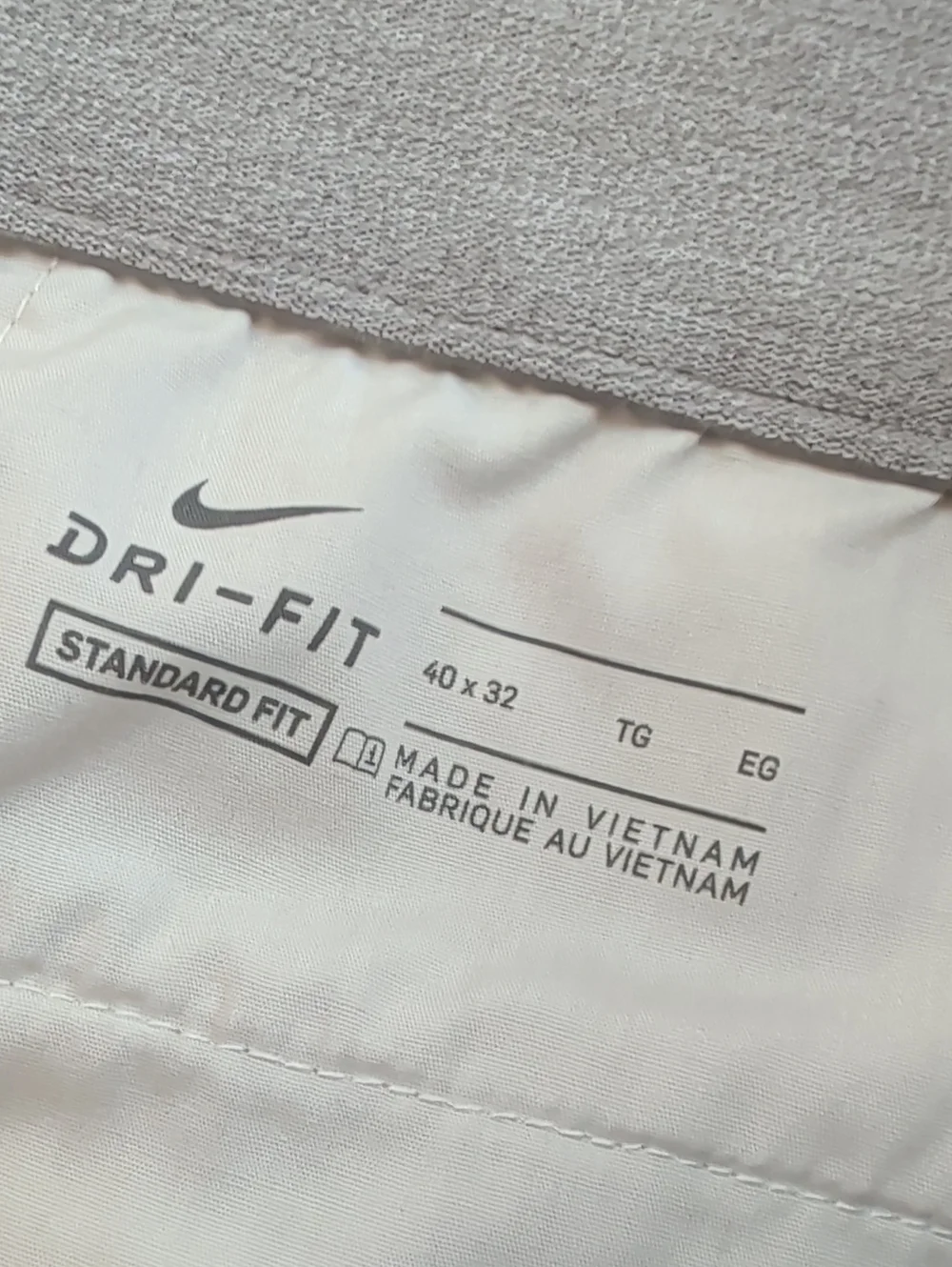 Nike Dri-Fit UV Golf PantMen's Photon Dust Gray Chinos